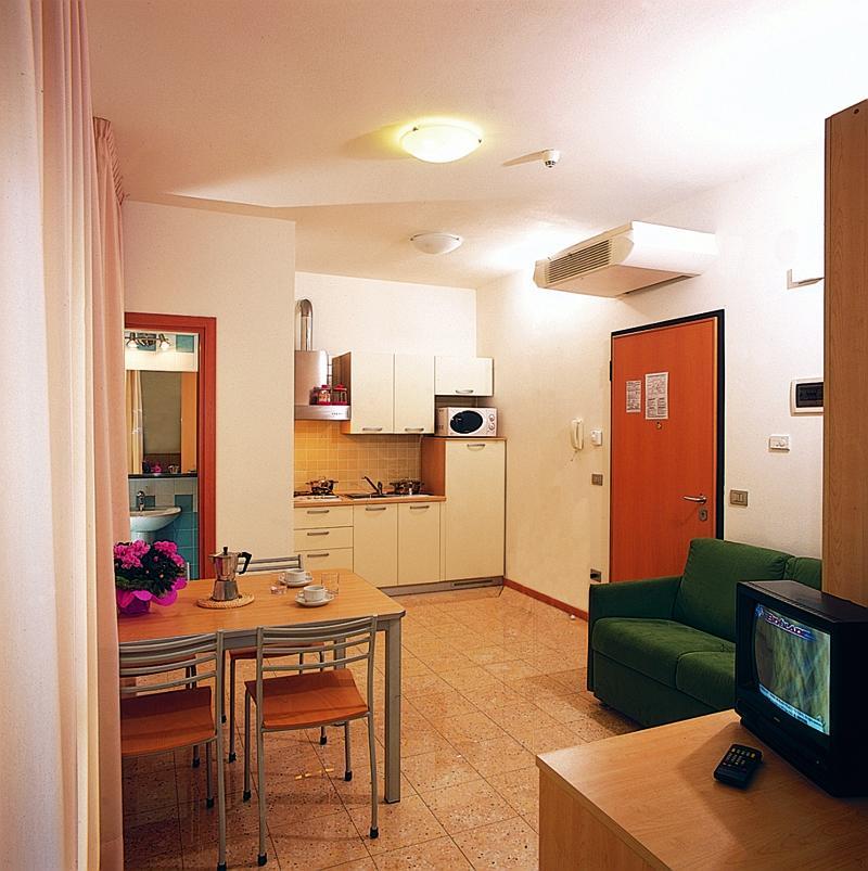 Residence Ca D'Oro Lido di Jesolo Bagian luar foto