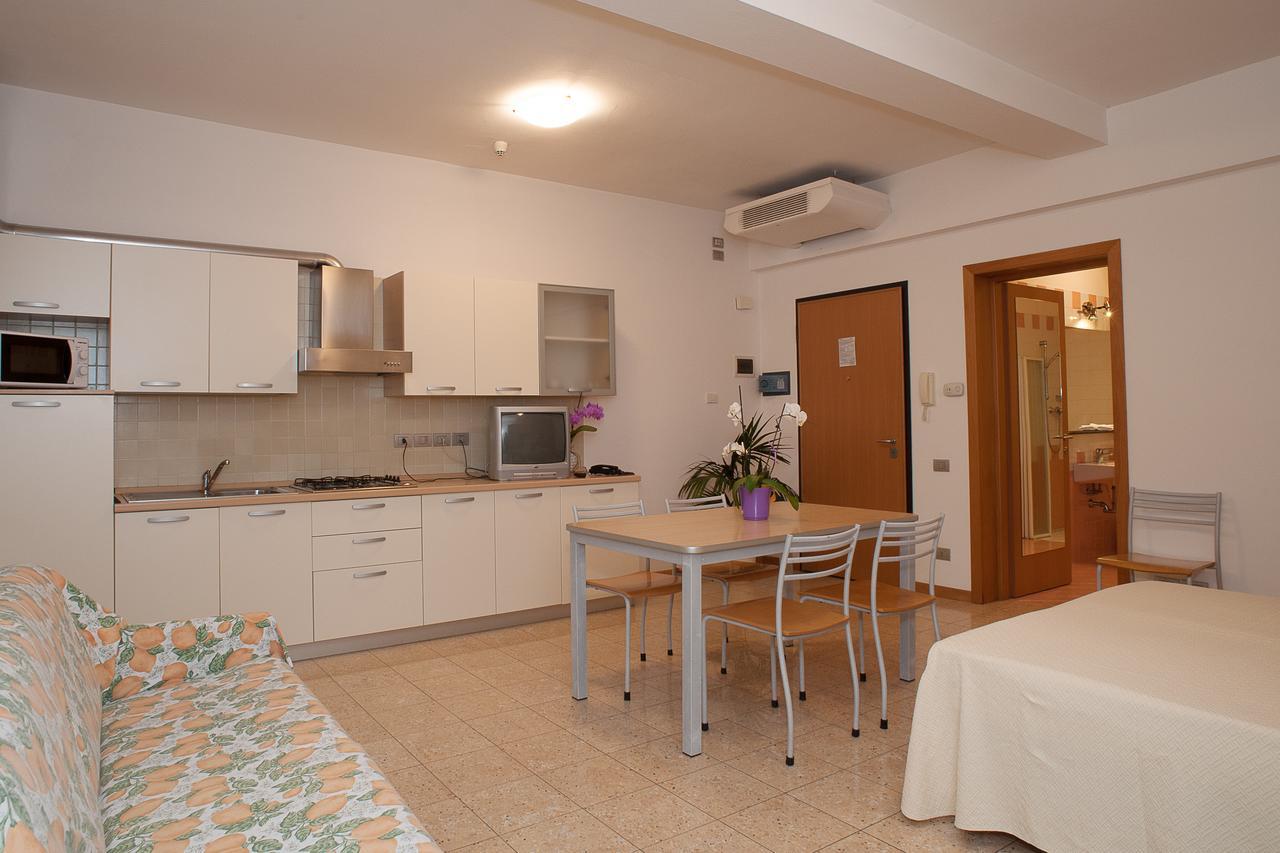 Residence Ca D'Oro Lido di Jesolo Bagian luar foto